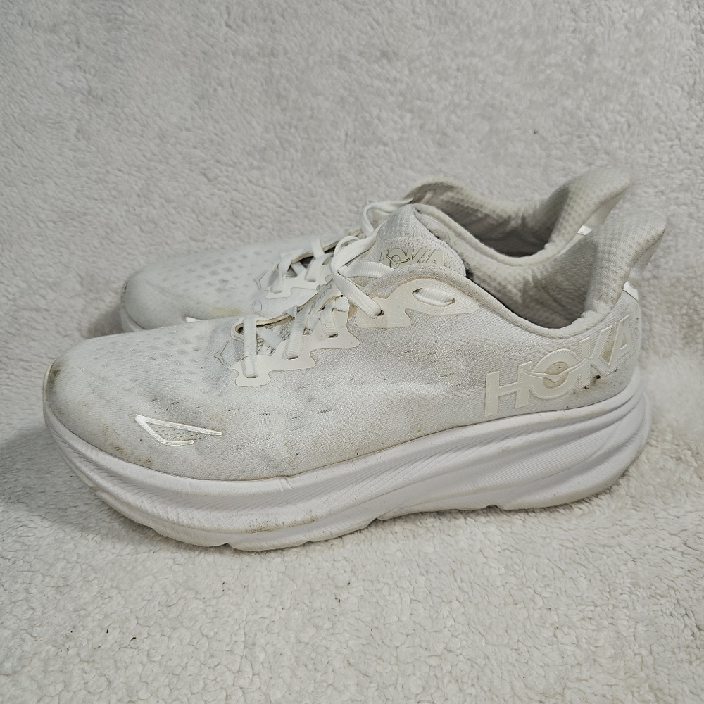 Hoka One One Clifton 9 Running Shoes Womens Size 1 Athletic Jogging Triple White